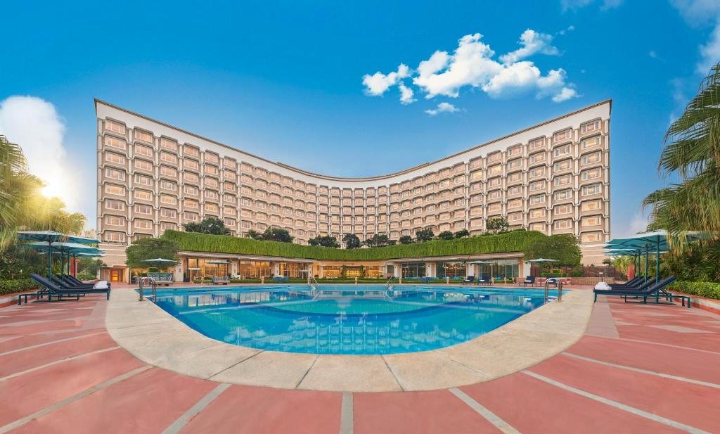 Can I find good accommodations in Delhi? 1 taj hotel in Delhi